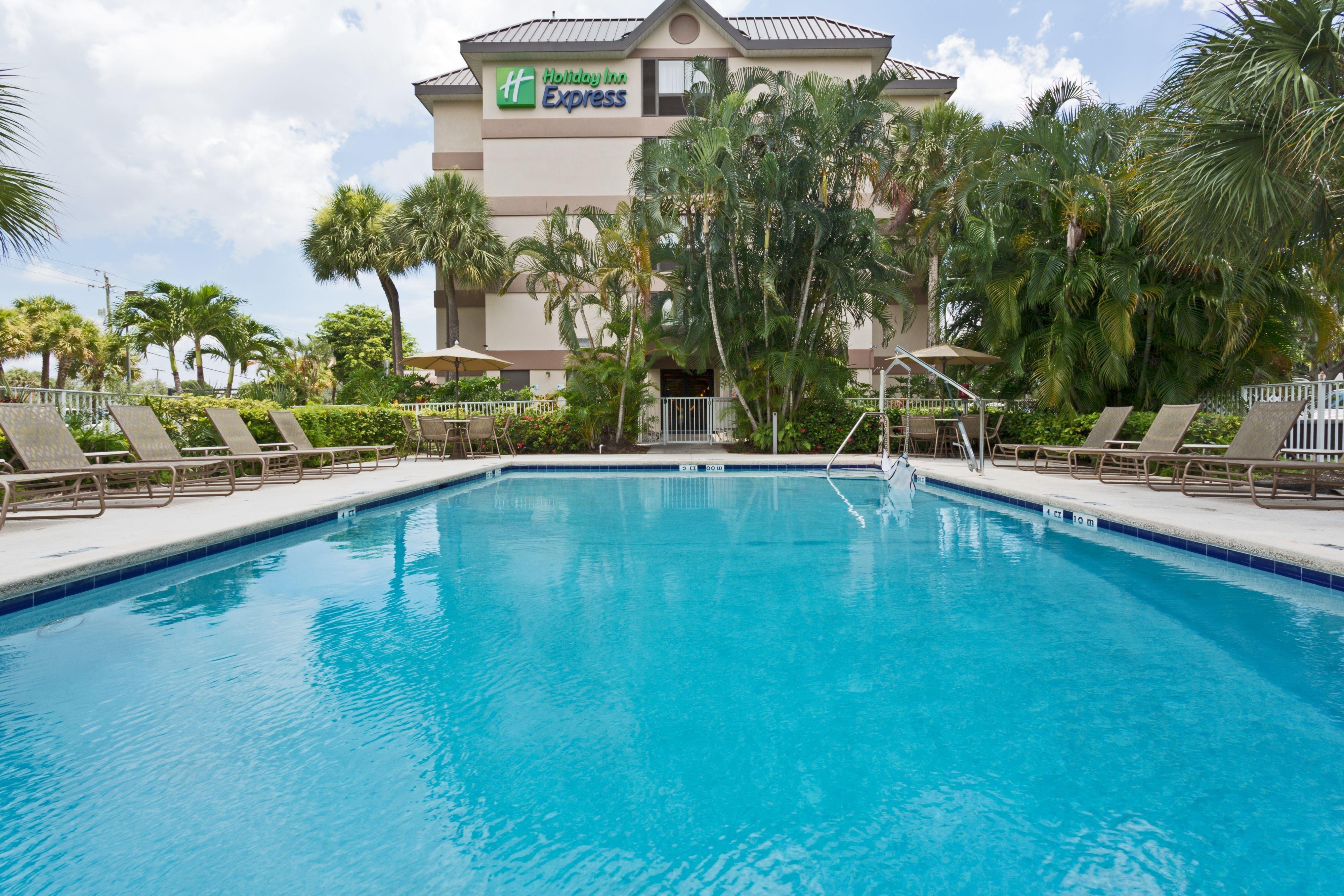 Holiday Inn Express Fort Lauderdale North - Executive Airport, An Ihg Hotel Exterior photo